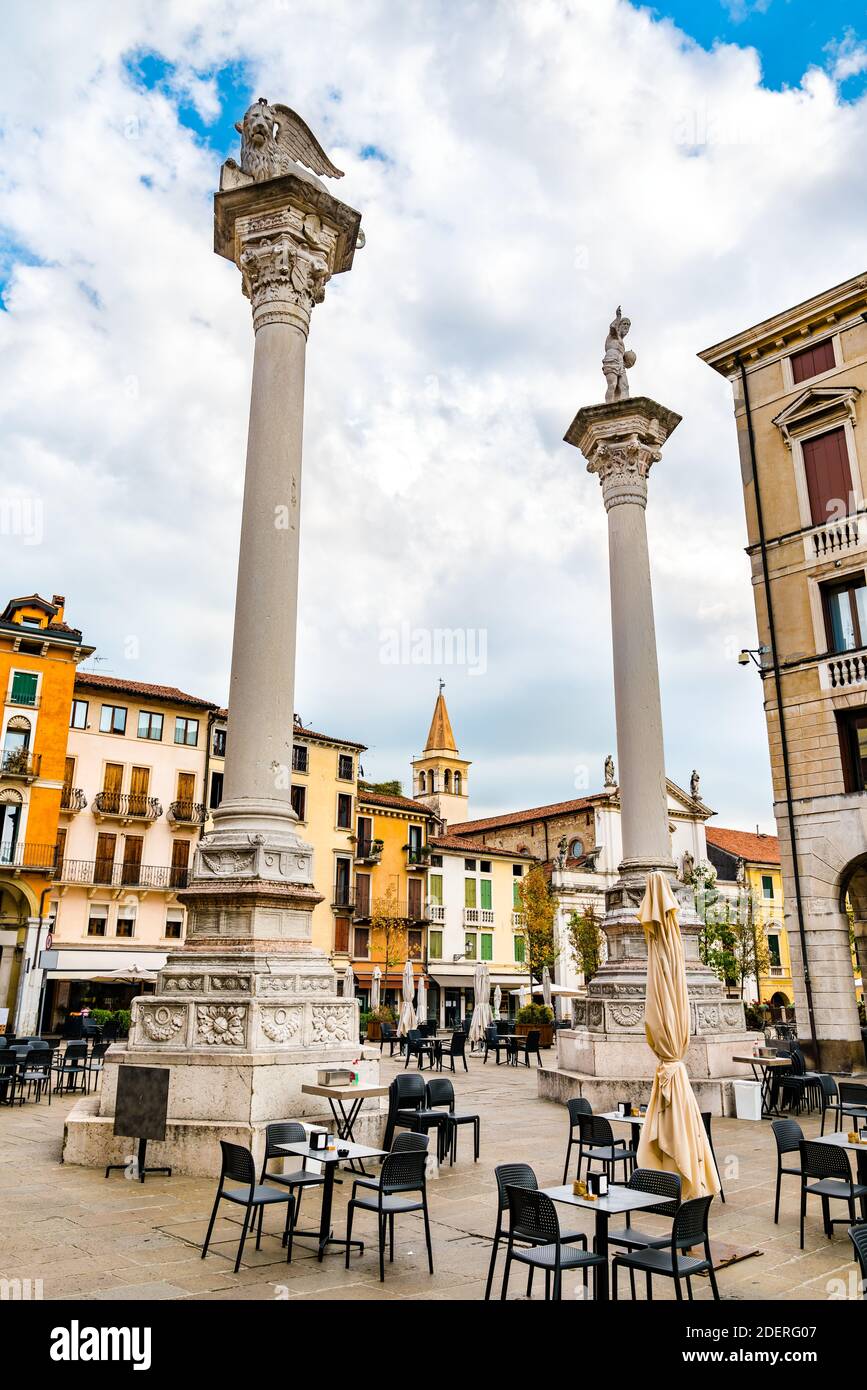 Colonnes sur la Piazza dei Signori à Vicenza, Italie Banque D'Images