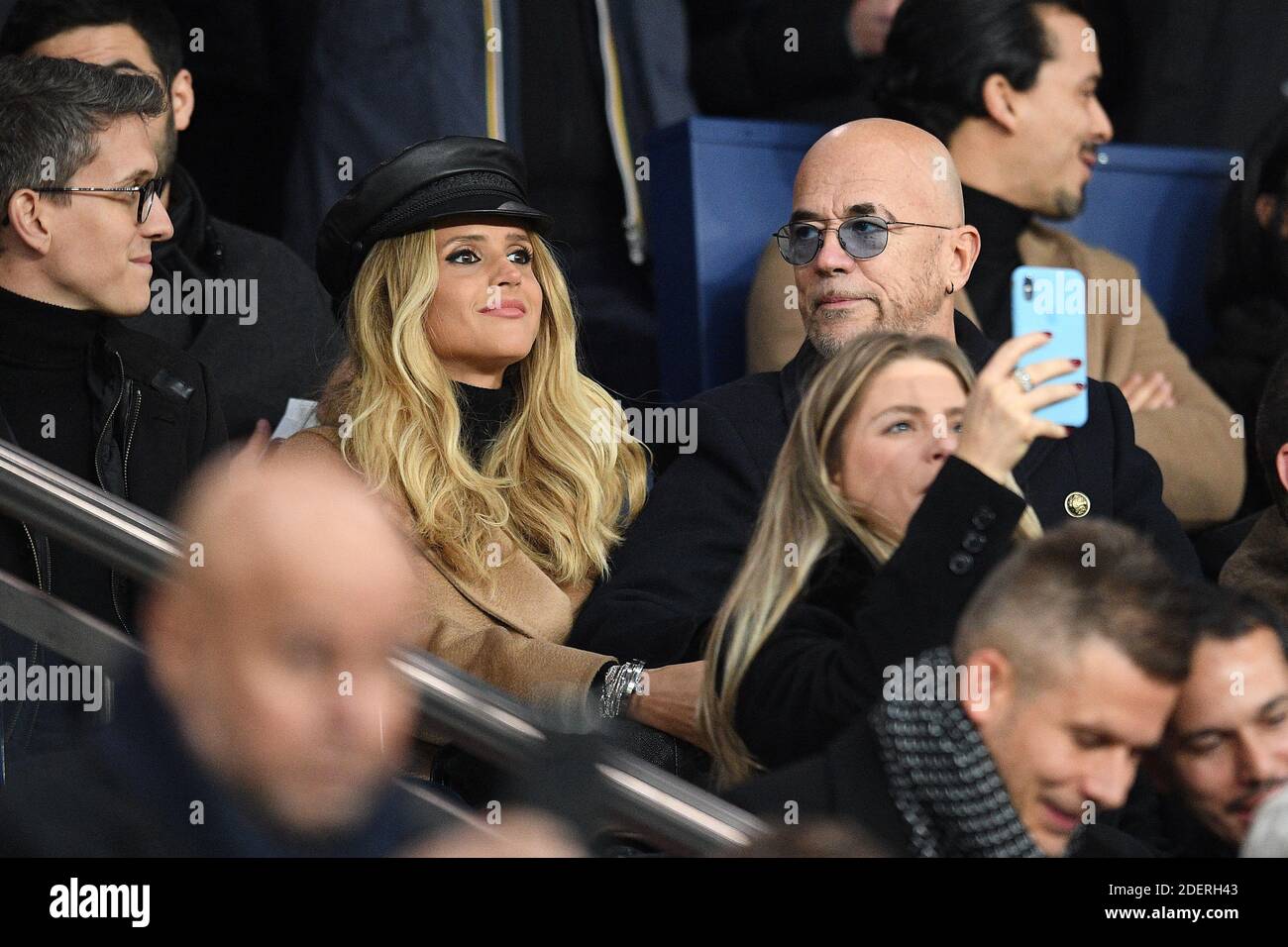 Pascal Obispo et sa femme Julie Obispo assistent au match de l'UEFA Champions League entre Paris Saint Germain vs Club Brugge au Parc des Princes le 6 novembre 2019 à Paris France. Photo de David Niviere/ABACAPRESS.COM Banque D'Images