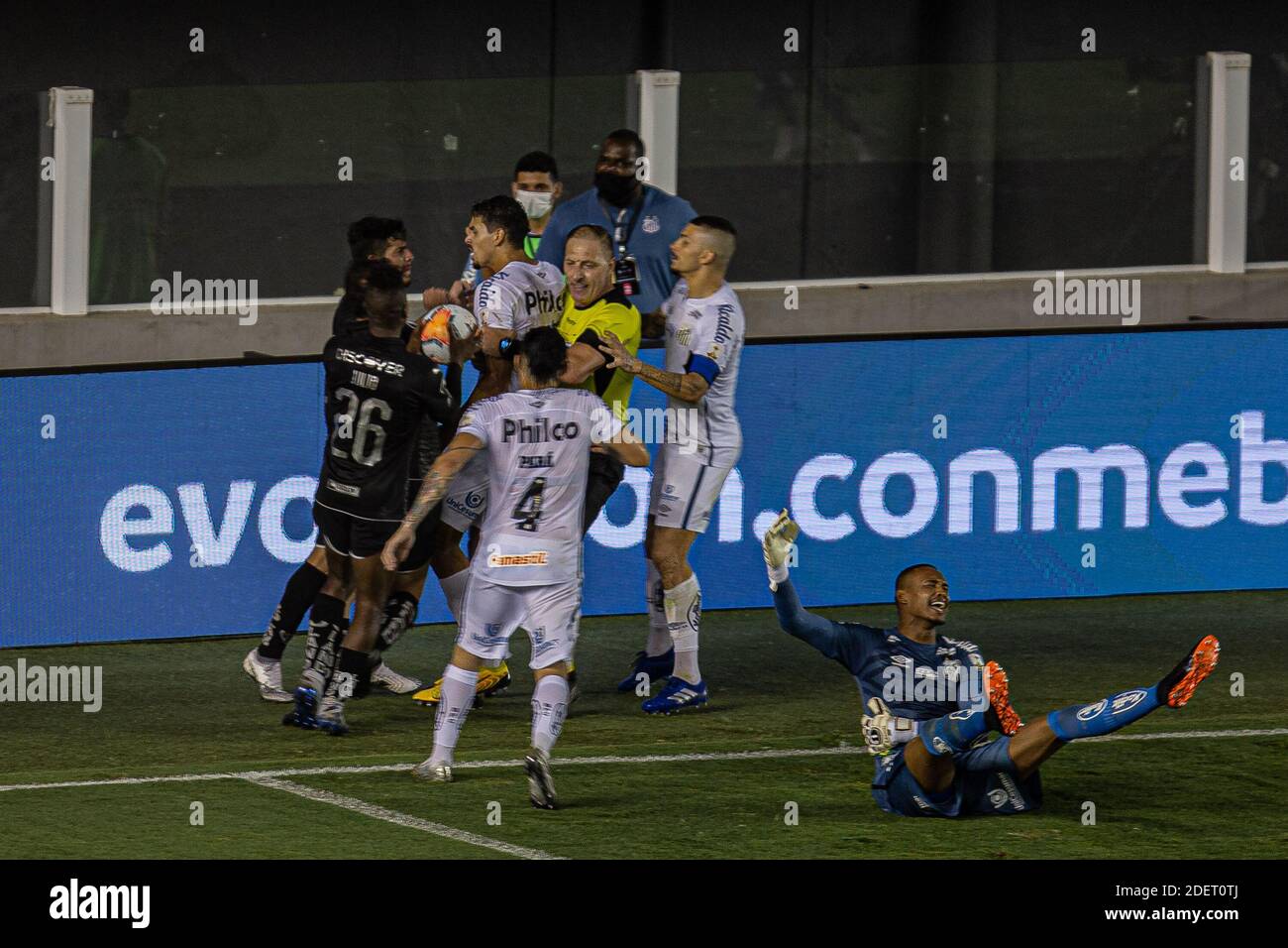 Santos, Brésil. 1er décembre 2020. Match dans lequel l'équipe Santos reçoit la LDU pour le tour de 16 de la Copa Libertadores da América 2020. Le match a lieu à Estádio Urbano Caldeira, Vila Belmiro, dans la ville de Santos, ce mardi 1er décembre 2020. Crédit: Van Campos/FotoArena/Alamy Live News Banque D'Images