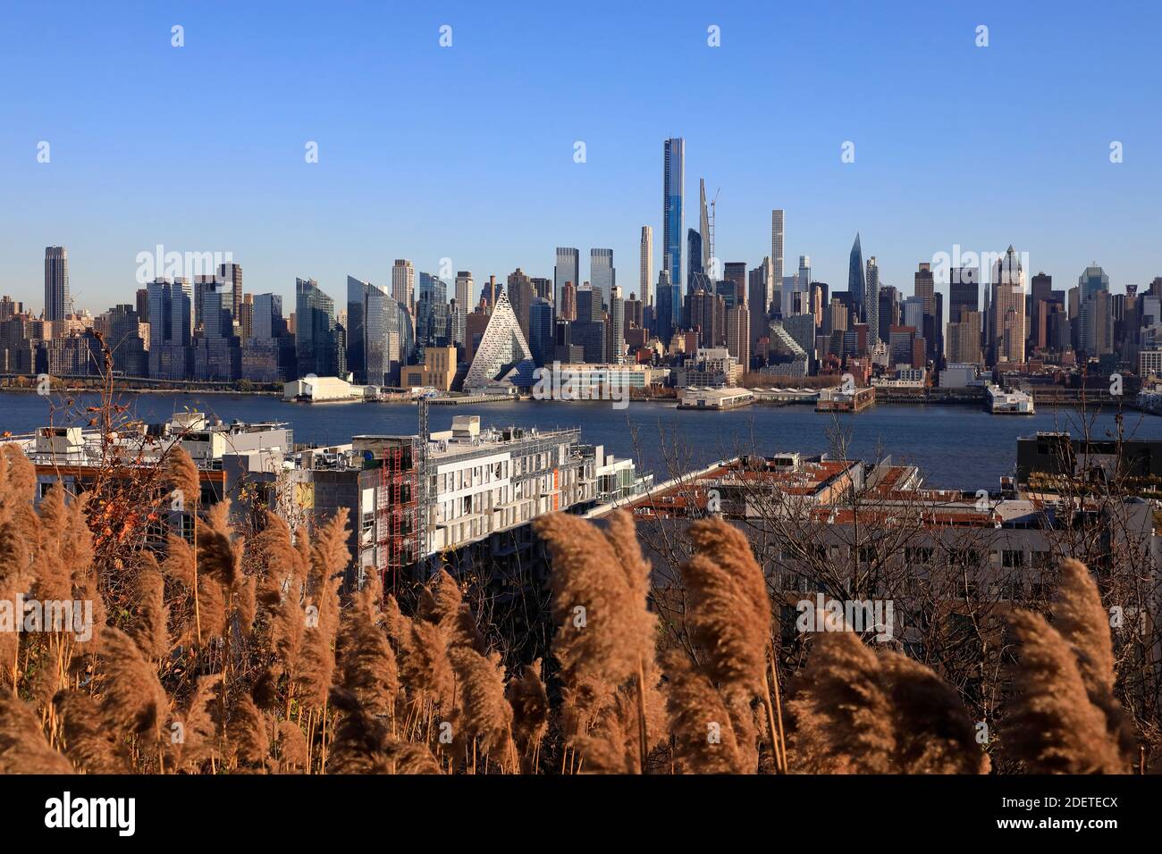 Vue sur Midtown Manhattan avec 432 Park Avenue Plus haut bâtiment résidentiel au monde de Port Imperial.Weehawken.New Jersey.New Jersey. États-Unis Banque D'Images
