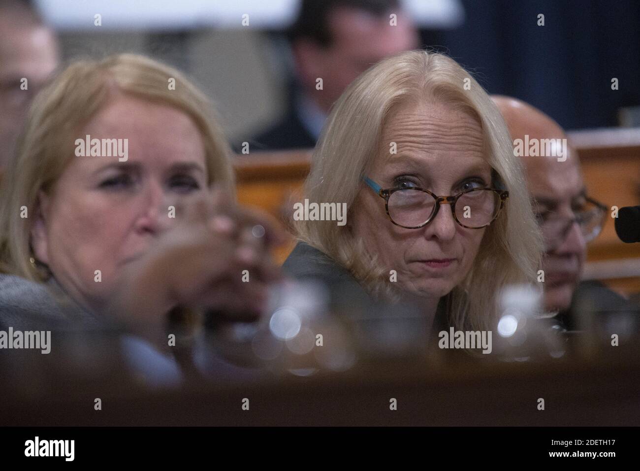 Mary gay Scanlon (démocrate de Pennsylvanie), Représentante des États-Unis, écoute lors de l'audience de la Commission de la Chambre des États-Unis sur le pouvoir judiciaire avec les experts en droit constitutionnel Noah Feldman, de l'Université Harvard, Pamela Karlan, de l'Université Stanford, Michael Gerhardt, de l'Université de Caroline du Nord, Et Jonathan Turley de la George Washington University Law School sur Capitol Hill à Washington, DC, Etats-Unis, le mercredi 4 décembre 2019. Photo de Stefani Reynolds/CNP/ABACAPRESS.COM Banque D'Images