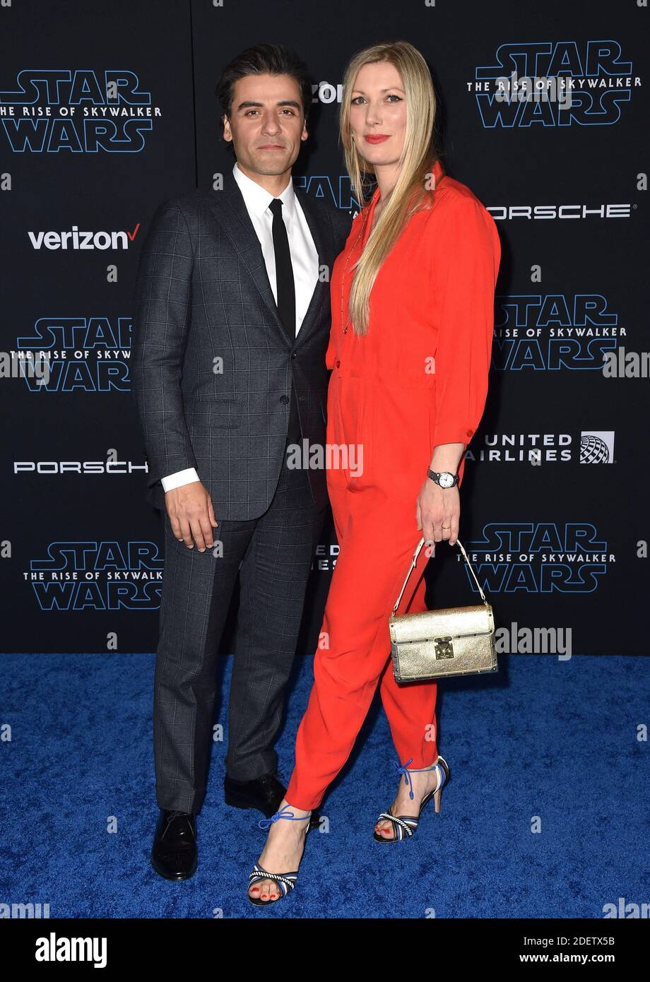 Oscar Isaac et Elvira Lind assistent à la première de Disney's 'Star Wars: The Rise of Skywalker' le 16 décembre 2019 à Los Angeles, CA, Etats-Unis. Photo de Lionel Hahn/ABACAPRESS.COM Banque D'Images