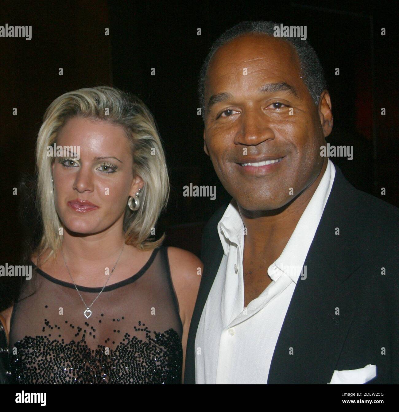 EXCLUSIVE Miami Beach, FL 6-13-2002 OJ Simpson est de retour avec sa petite amie Christy Prody lors d'une fête d'anniversaire pour l'ami Tammy Wu au RESTAURANT RUMI. Photo par Adam Scull-PHOTOlink Banque D'Images