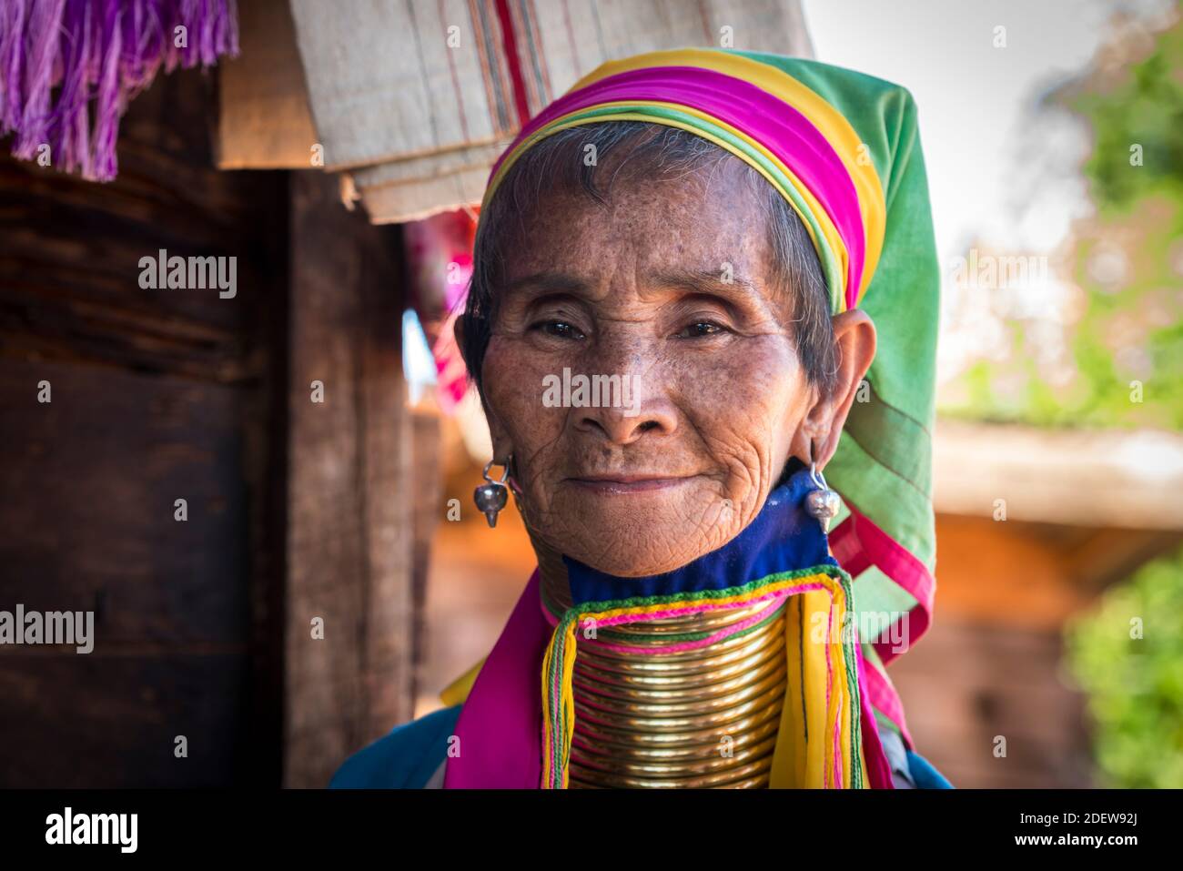 Portrait d'une femme birmane de la tribu Kayan, Loikaw, Myanmar Banque D'Images