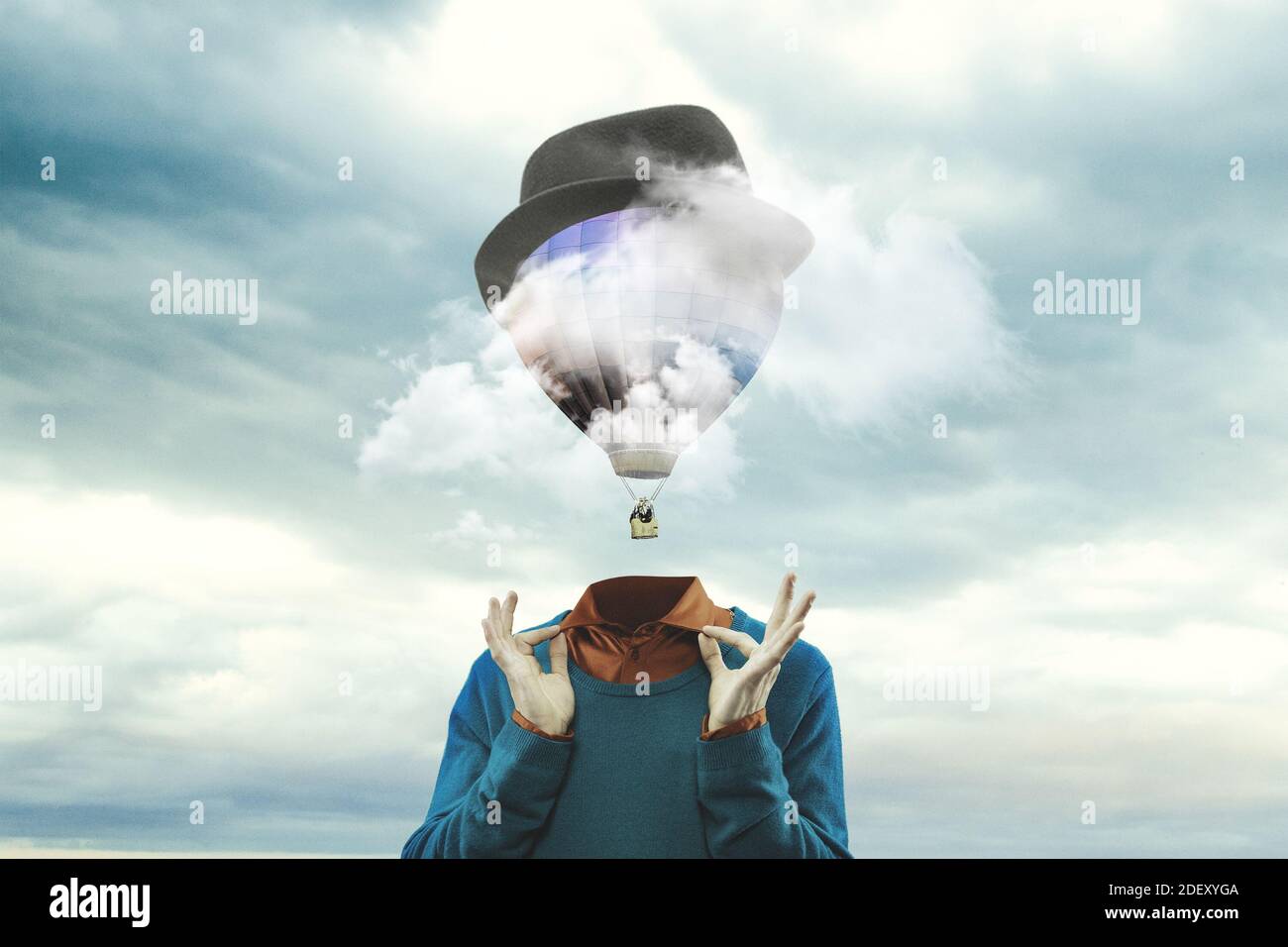 Pensées. Corps mâle du modèle avec tête pleine de fumée autour du ciel et des nuages. Couleurs tendance et fond gris-blanc dégradé. Collage d'art contemporain. Inspiration, humeur, créativité, concept de cerveau. Banque D'Images