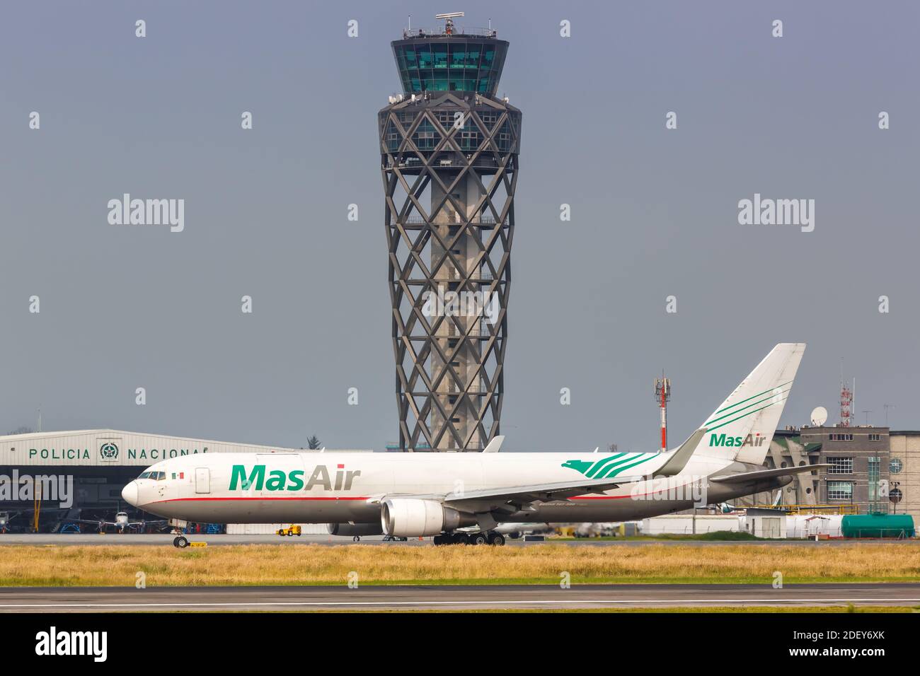 Bogota, Colombie - 30 janvier 2019 : avion MasAir Boeing 767-300F à l'aéroport de Bogota (BOG) en Colombie. Boeing est un fabricant d'avions américain Banque D'Images