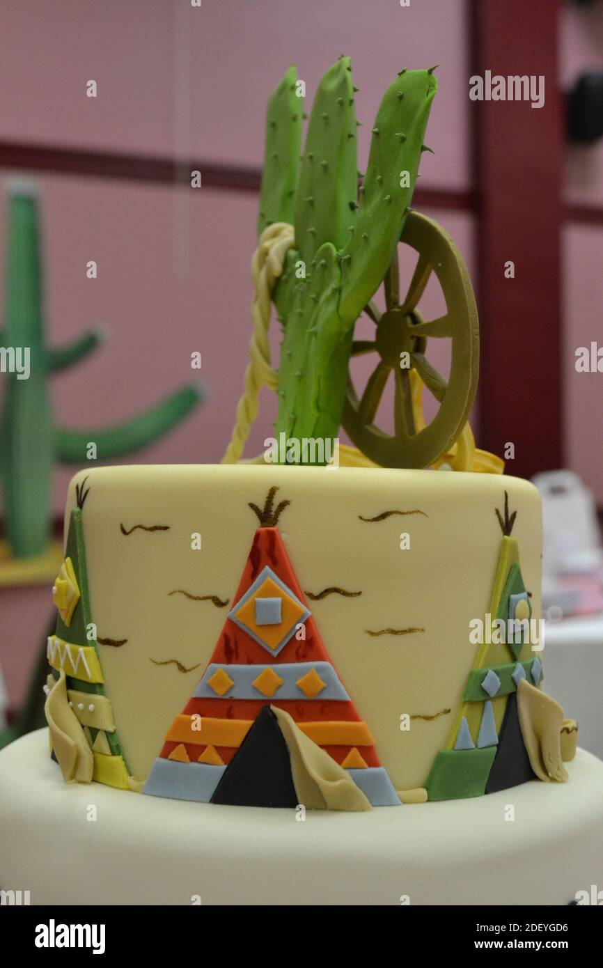 Gateau D Anniversaire Wild West Celebrations Photo Stock Alamy