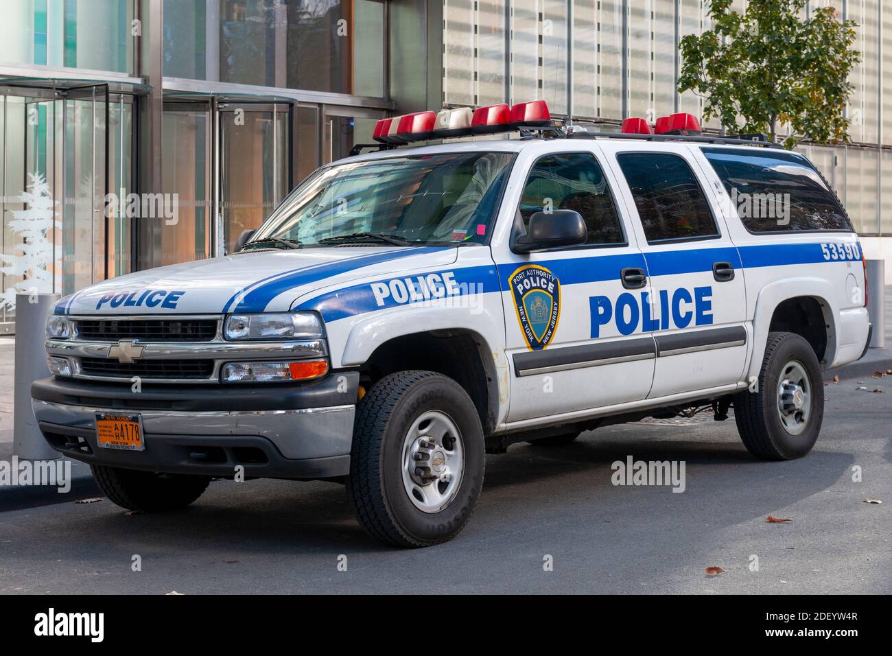 Véhicule de police de la police de l'autorité portuaire de New York et du New Jersey dans la rue de Manhattan, New York, NY, États-Unis. Banque D'Images