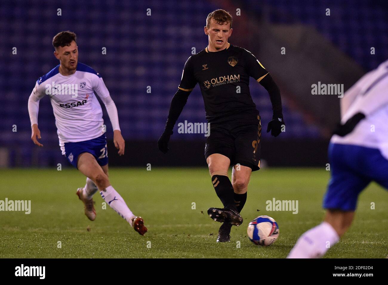 OLDHAM, ANGLETERRE. 1 DÉCEMBRE Danny Rowe d'Oldham Athletic lors du match Sky Bet League 2 entre Oldham Athletic et Tranmere Rovers à Boundary Park, Oldham, le mardi 1er décembre 2020. (Credit: Eddie Garvey | MI News) Credit: MI News & Sport /Alay Live News Banque D'Images