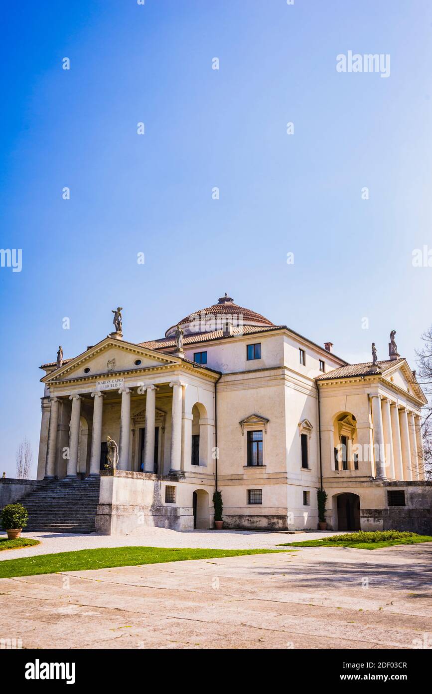 La Villa la Rotonda est une villa néoclassique située juste à l'extérieur de Vicenza, dans le nord de l'Italie, conçue par Andrea Palladio. Le nom correct de la villa est Villa Almeric Banque D'Images