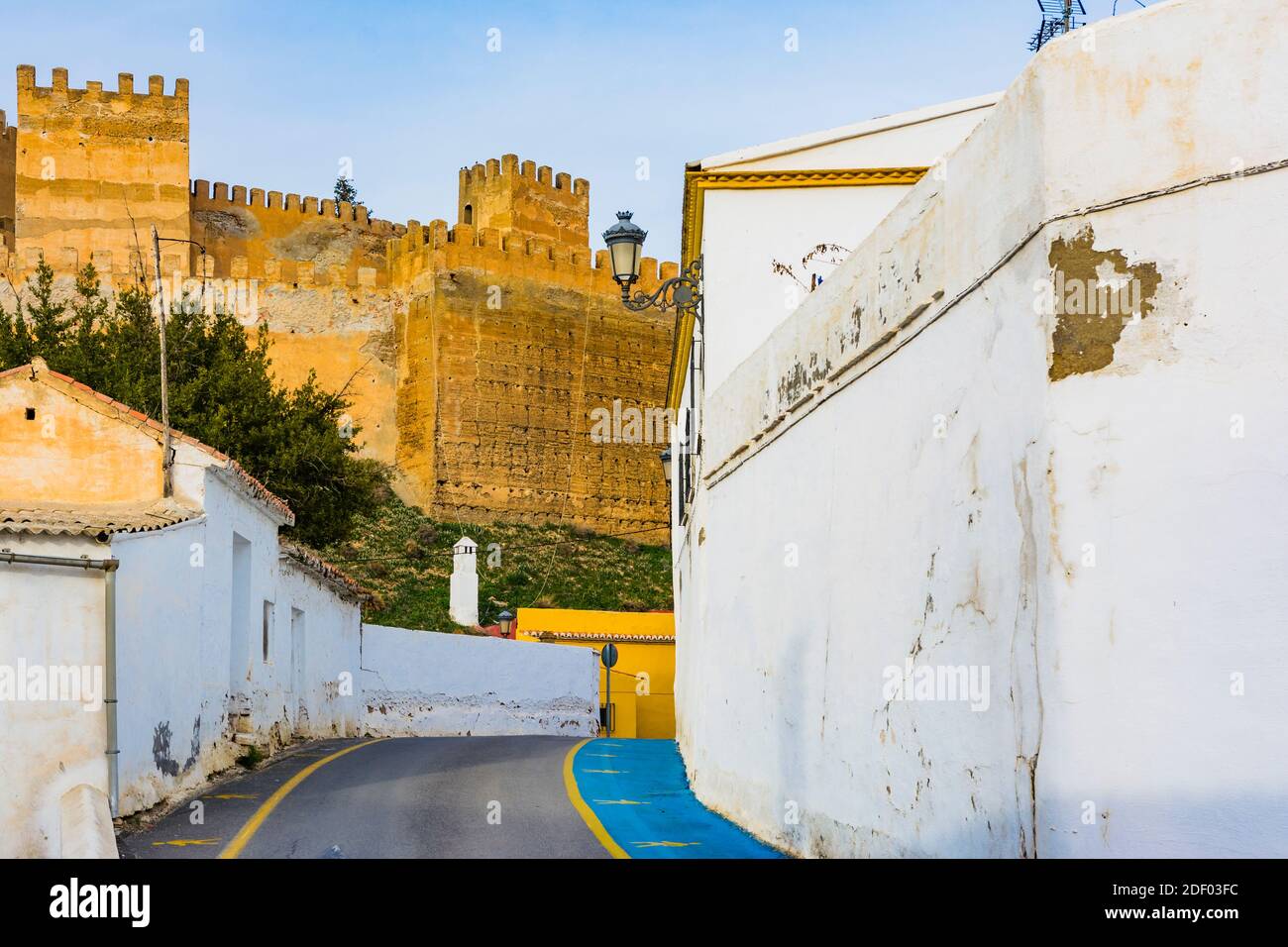 Le château arabe d'Alcazaba date des Xe et XIe siècles et a été prolongé dans la période Nasrid. Il a été déclaré monument officiel de NAT Banque D'Images
