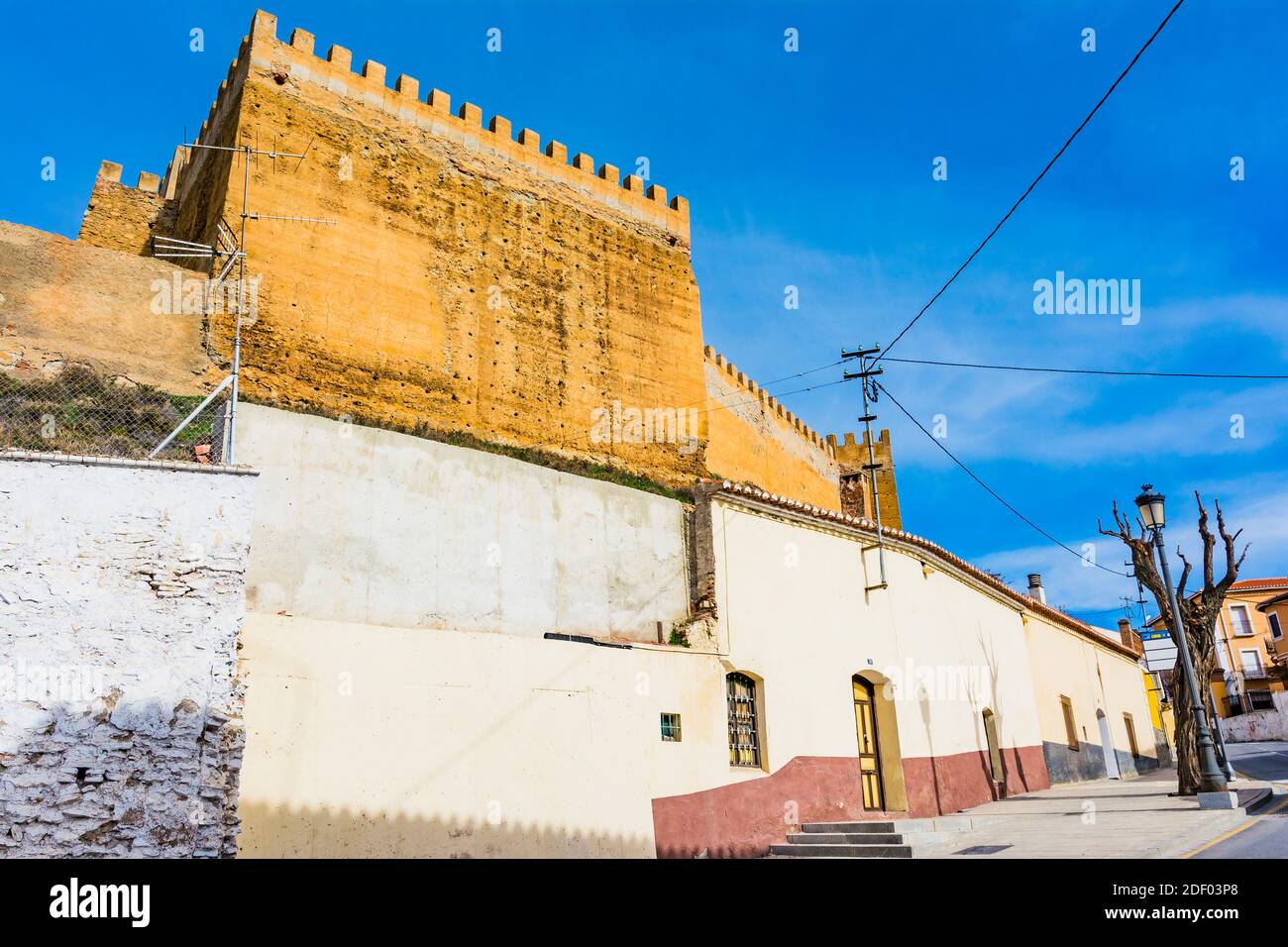 Le château arabe d'Alcazaba date des Xe et XIe siècles et a été prolongé dans la période Nasrid. Il a été déclaré monument officiel de NAT Banque D'Images
