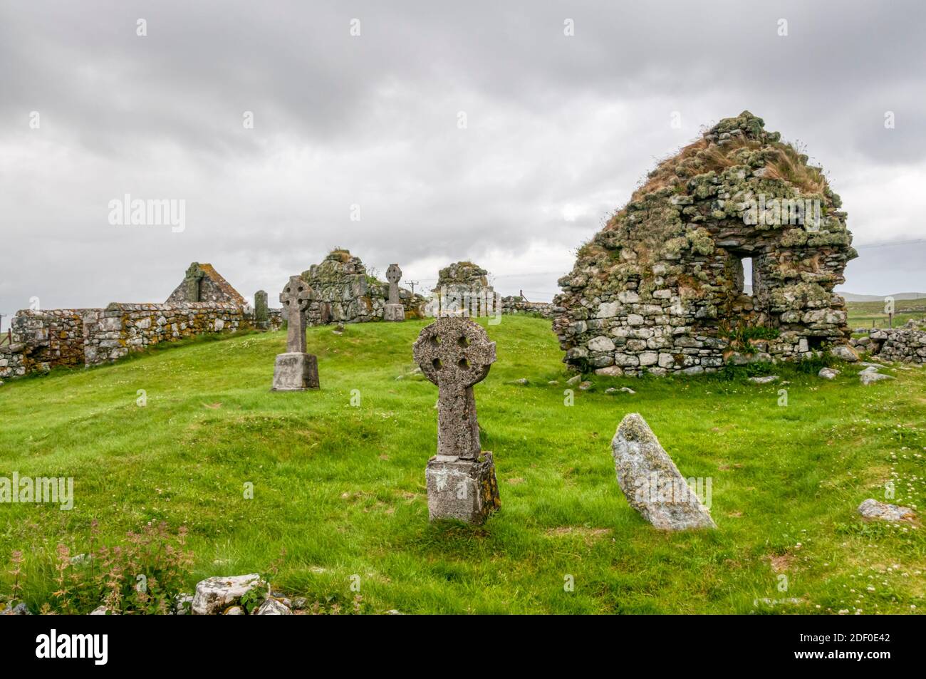 Ruiné les anciennes chapelles chrétiennes à Howmore ou Tobha Mor sur South Uist. Banque D'Images