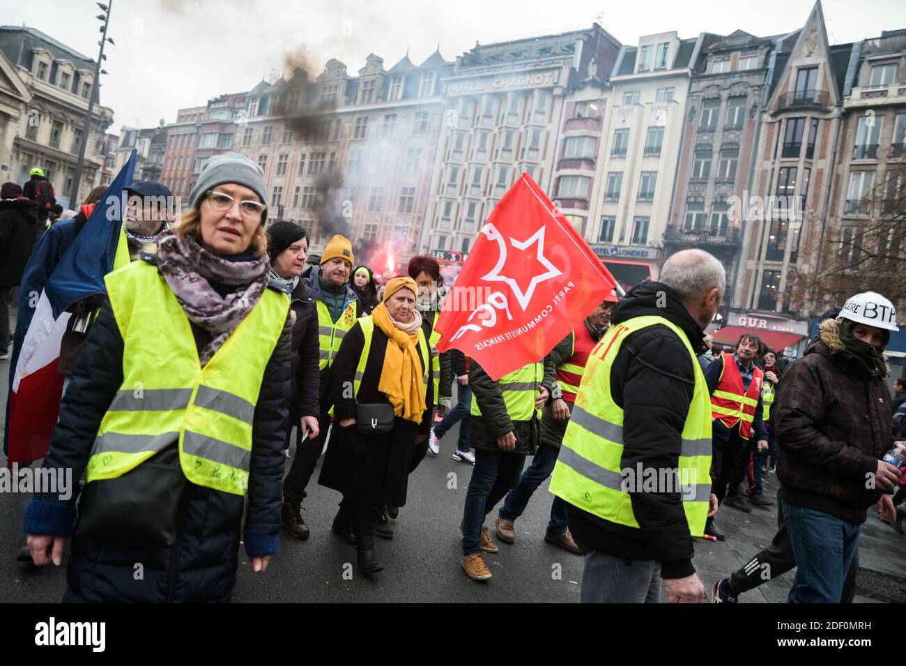 Les gens participent à une manifestation contre la réforme des retraites , Lille, France, le 9 janvier 2020. Photo de Julie Sebadelha/ABACAPRESS.COM Banque D'Images