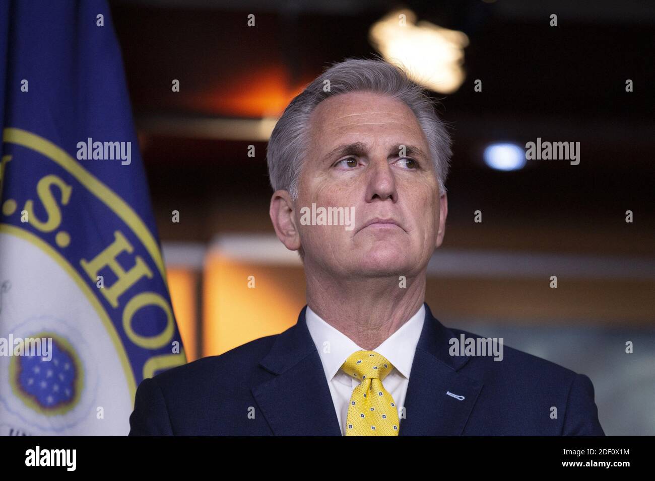 Le chef républicain de la Chambre des représentants des États-Unis Kevin McCarthy (républicain de Californie) parle aux membres des médias à la suite de la réunion du caucus républicain sur Capitol Hill à Washington D.C., aux États-Unis, le mardi 14 janvier 2020. La Chambre des représentants des États-Unis votera mercredi pour envoyer deux articles de destitution du président américain Donald J. Trump au Sénat pour procès. Photo de Stefani Reynolds / CNP/ABACAPRESS.COM Banque D'Images