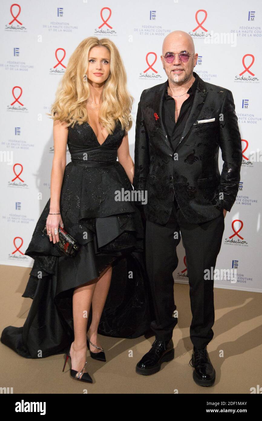 Julie Hantson et Pascal Obispo assistent au 18e dîner de mode de l'association SIDA Sidaction au Pavillon Cambon à Paris le 23 janvier 2020. Photo de Nasser Berzane/ABACAPRESS.COM Banque D'Images
