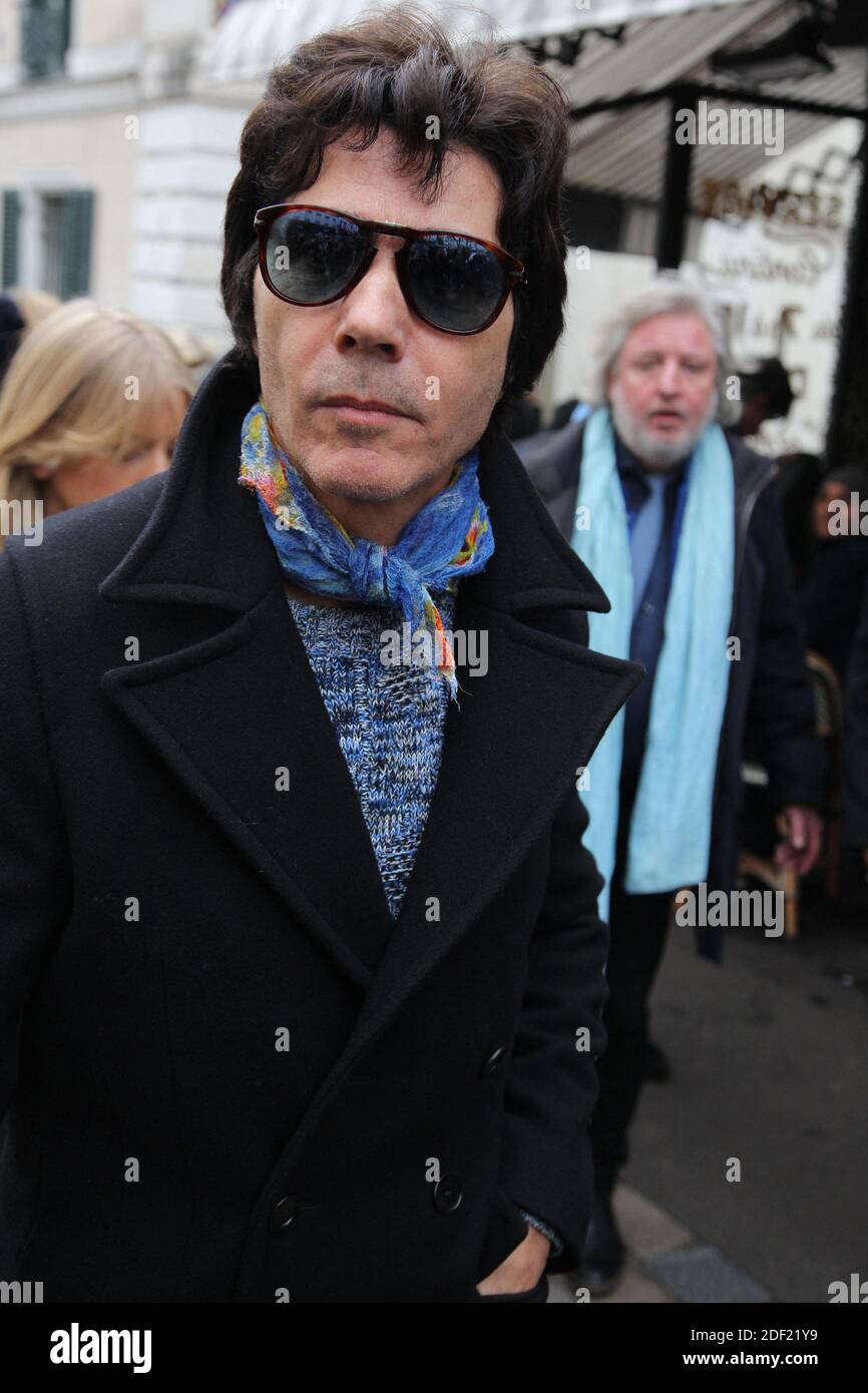 Jean-Luc Lahaye lors de la cérémonie funéraire de Michou à l'église Saint  Jean de Montmartre à Paris, France, le 31 janvier 2020. Michel Georges  Alfred Catty aka Mizhou, l'homme bleu de la