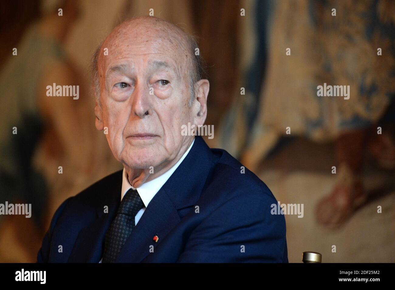 New York, États-Unis. 05e juin 2015. Valery Giscard d'Estaing, ancien Président de la République française, s'exprime au Consulat général de France à New York, NY, le 5 juin 2015. M. Giscard d'Estaing, ancien Président de la France, membre du Conseil constitutionnel et membre de l'Académie française, était à New York pour parler de l'avenir de l'intégration européenne. (Photo par Anthony Behar) *** Veuillez utiliser le crédit du champ de crédit *** crédit: SIPA USA/Alamy Live News Banque D'Images