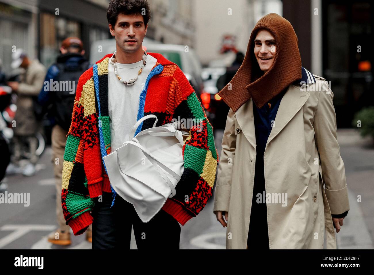 Street style, Marc Forne et Carlo Sestini arrivent au JW Anderson Spring Summer 2020 pour hommes, qui s'est tenu rue du Platre, Paris, France, le 15 janvier 2020. Photo de Marie-Paola Bertrand-Hillion/ABACAPRESS.COM Banque D'Images