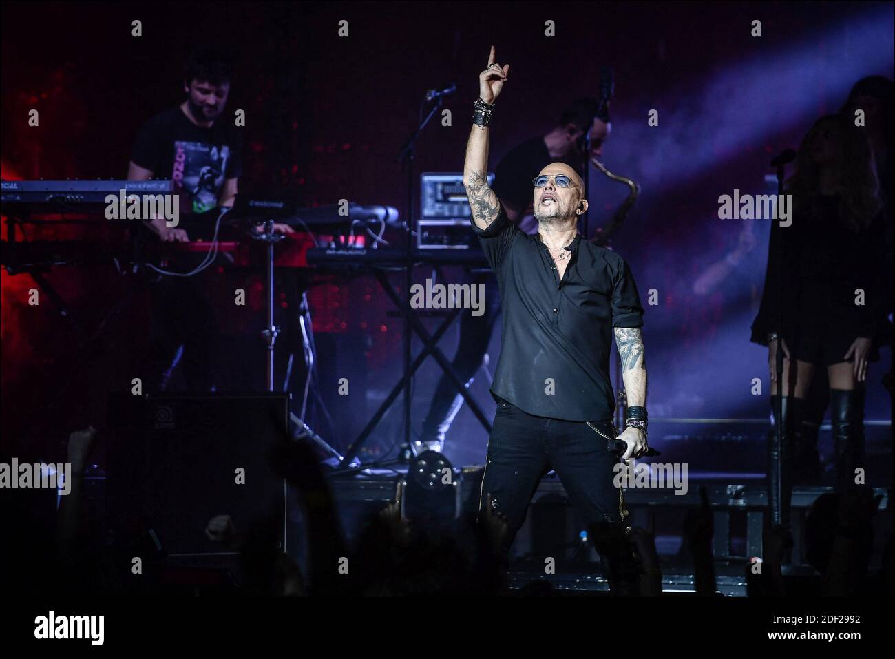 Pascal Obispo se produit lors du dernier et 100e concert de sa tournée à l'Olympia Hall de Paris, France, le 4 février 2020. Photo de Christophe Meng/ABACAPRESS.COM Banque D'Images
