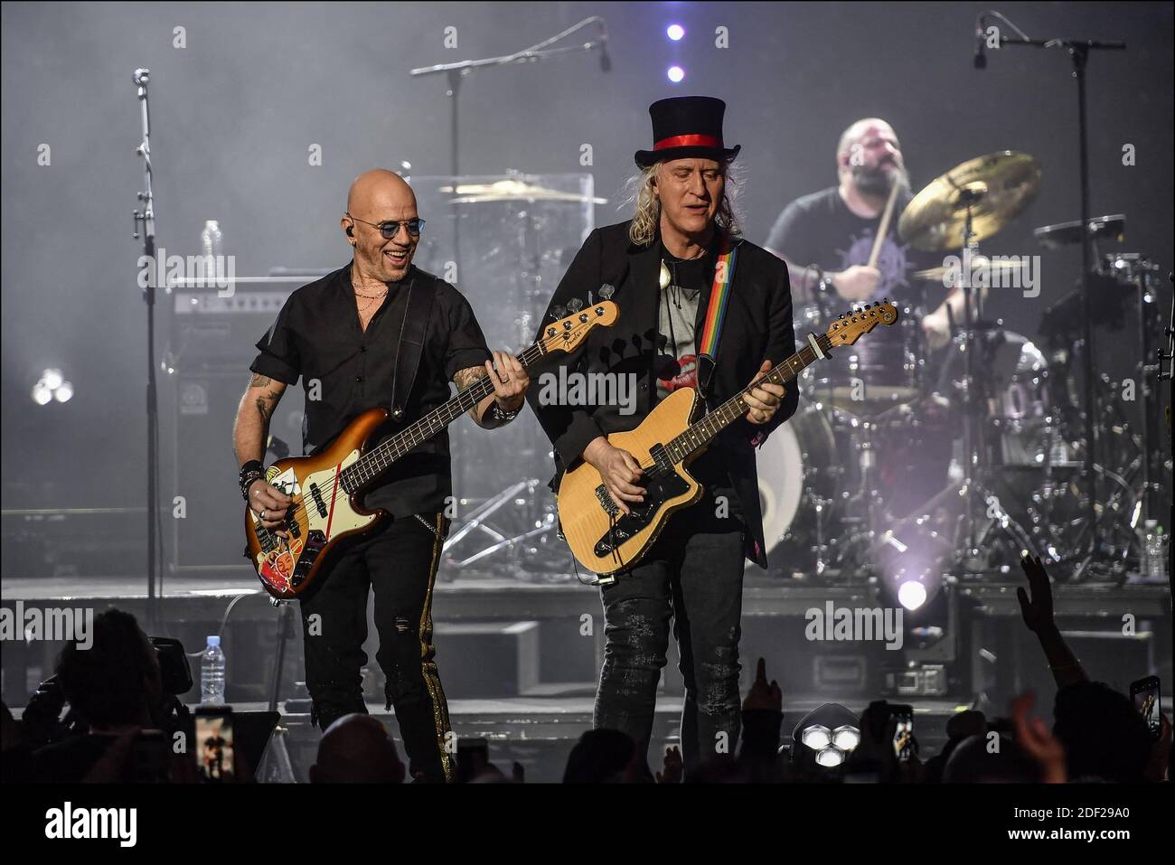 Pascal Obispo se produit lors du dernier et 100e concert de sa tournée à l'Olympia Hall de Paris, France, le 4 février 2020. Photo de Christophe Meng/ABACAPRESS.COM Banque D'Images