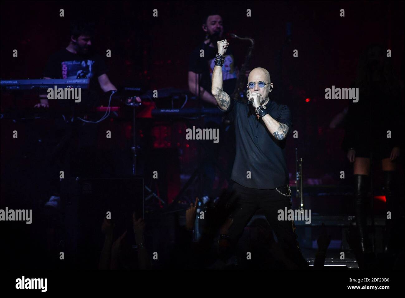 Pascal Obispo se produit lors du dernier et 100e concert de sa tournée à l'Olympia Hall de Paris, France, le 4 février 2020. Photo de Christophe Meng/ABACAPRESS.COM Banque D'Images