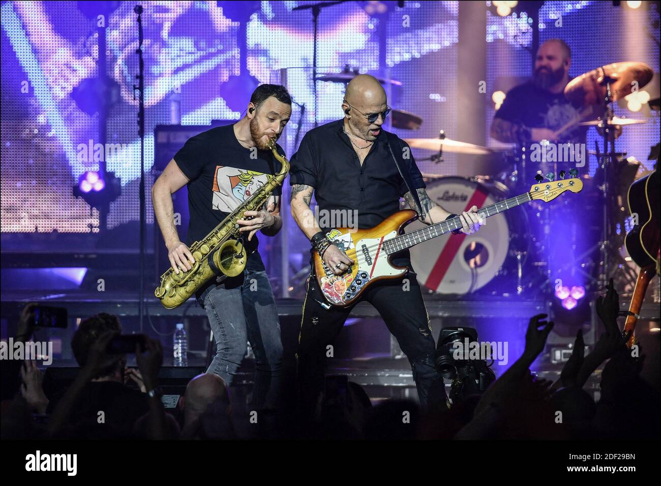 Pascal Obispo se produit lors du dernier et 100e concert de sa tournée à l'Olympia Hall de Paris, France, le 4 février 2020. Photo de Christophe Meng/ABACAPRESS.COM Banque D'Images