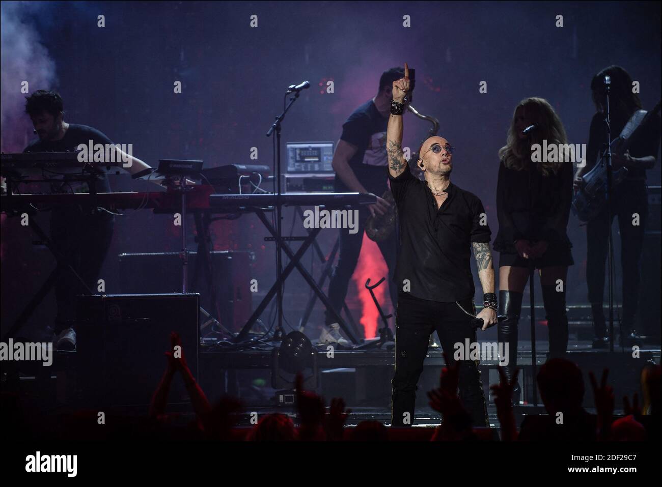 Pascal Obispo se produit lors du dernier et 100e concert de sa tournée à l'Olympia Hall de Paris, France, le 4 février 2020. Photo de Christophe Meng/ABACAPRESS.COM Banque D'Images