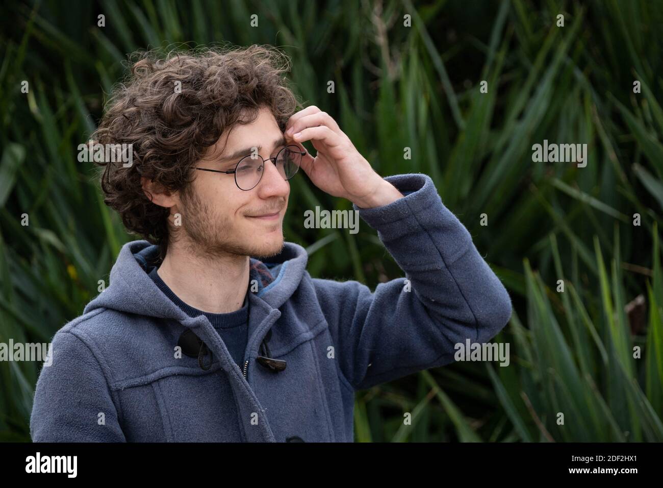 Quentin CHAROY, 25 ans, est à la tête de la liste des "Parti Animaliste" pour les prochaines élections municipales à Toulouse, en France, le 17 février 2020. Après avoir participé aux élections européennes de 2019, il entend être la voix des animaux mais aussi celle des citoyens à la mairie. Entrepreneur dans la restauration, et ayant travaillé avec des personnes handicapées, il veut végétarer des repas dans la cantine et dans les maisons de repos, créer des caniparcs et des dovecotes contraceptifs, interdire cirques avec les animaux... Et surtout, créer une délégation de protection des animaux au sein du conseil municipal. Photo de Patrick Batard Banque D'Images