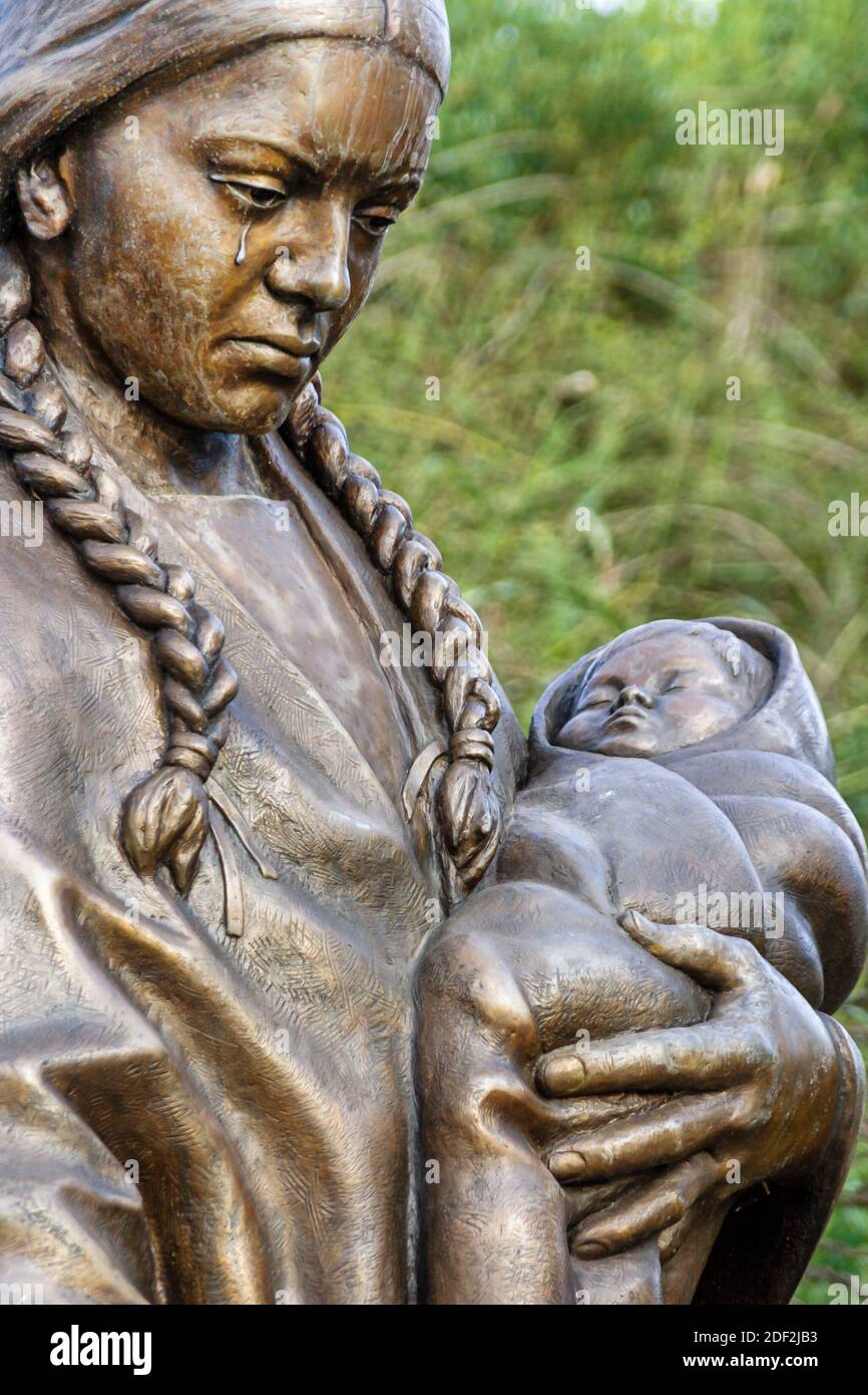 Alabama Tuscumbia Spring Creek Park, amérindien indigènes indigènes femmes statue Trail of Tears, Banque D'Images