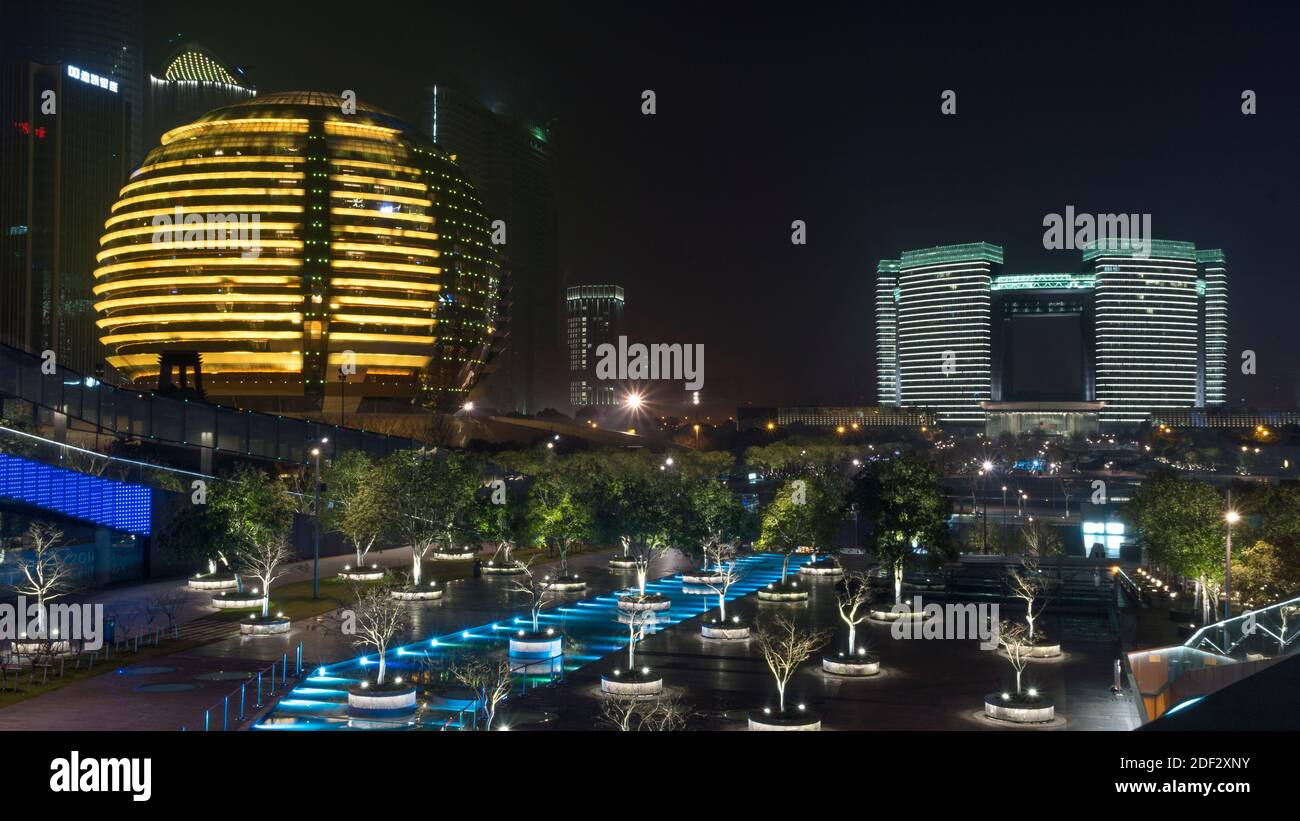 CENTRE CITOYEN DE NUIT À HANGZHOU, ZHEJIANG, CHINE Banque D'Images