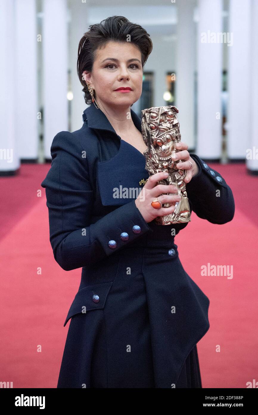 Mounia Meddour, lauréate du prix du meilleur premier film pour le film Papicha à la 45e cérémonie de César à Paris, France, le 28 février 2020. Photo d'Aurore Marechal/ABACAPRESS.COM Banque D'Images