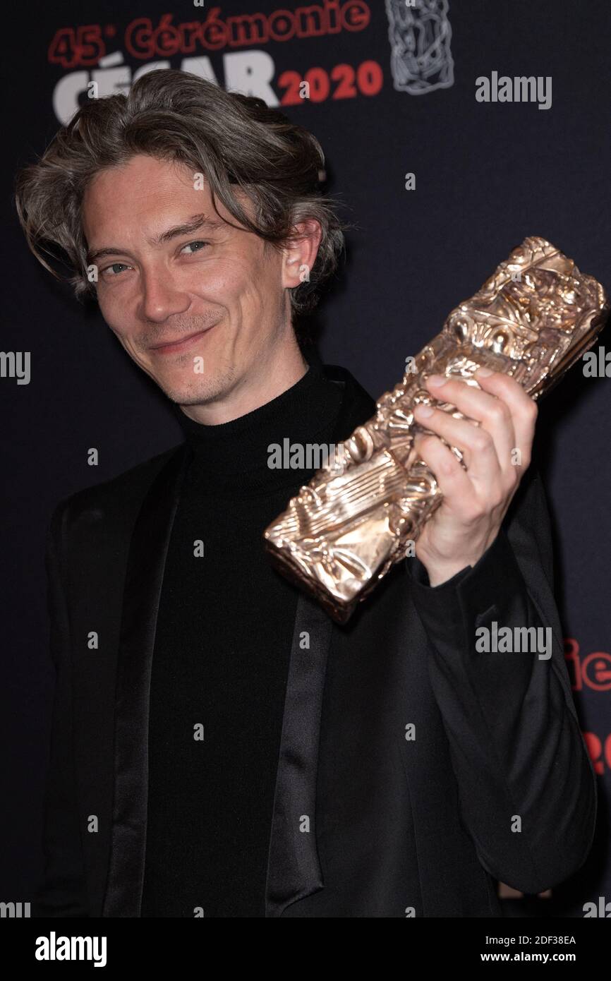 L'acteur français Swann Arlaud pose avec le meilleur acteur dans un rôle de soutien pour sa performance dans "grâce a Dieu" (par la grâce de Dieu) à l'occasion des Cesar film Awards 2020 à la salle Pleyel le 28 février 2020 à Paris, France. Photo de David Niviere/ABACAPRESS.COM Banque D'Images