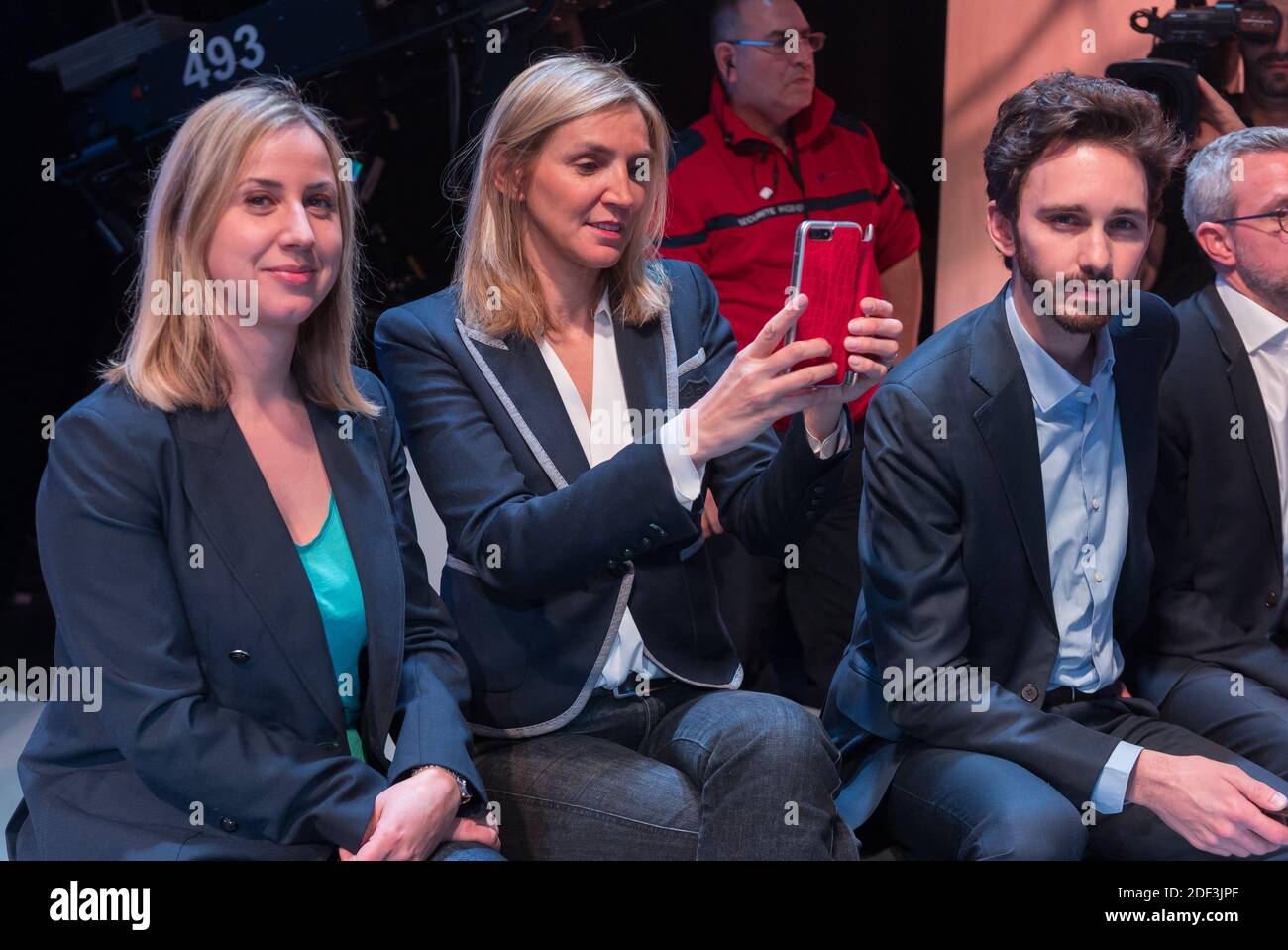 Nelly Garnier, Agnes Evren et Bertil fort.Agnes Buzyn de la République en Marche (LREM) au pouvoir, Rachida Dati du parti de droite les Républicains (LR), Maire de Paris et candidate à la réélection Anne Hidalgo, mathématicienne française et candidate à l'élection mayonnaise de Paris 2020, Cédric Villani, David Belliard de l'Europe EELV, Danielle Simonnet du parti de gauche la France Insoumise (LFI), Serge Federbusch du parti d'extrême droite rassemblement National (RN) lors d'un débat pour le maire de Paris sur la TV française LCI, Boulogne Billancourt-, France, le 4 mars 2020. PH Banque D'Images