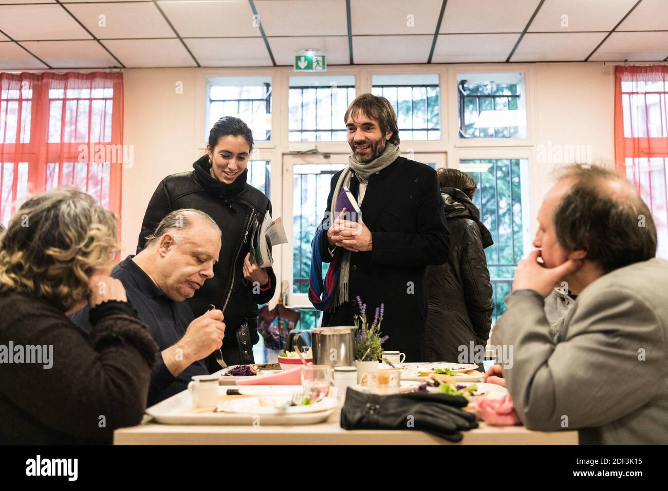 Cedric Villani, candidat dissident de la République en Marche (LREM) pour Maire de Paris, visite un restaurant solidaire pour personnes âgées dans le 19ème arrondissement de Paris, France, le 5 mars 2020. Photo de Daniel Derajinski/ABACAPRESS.COM Banque D'Images