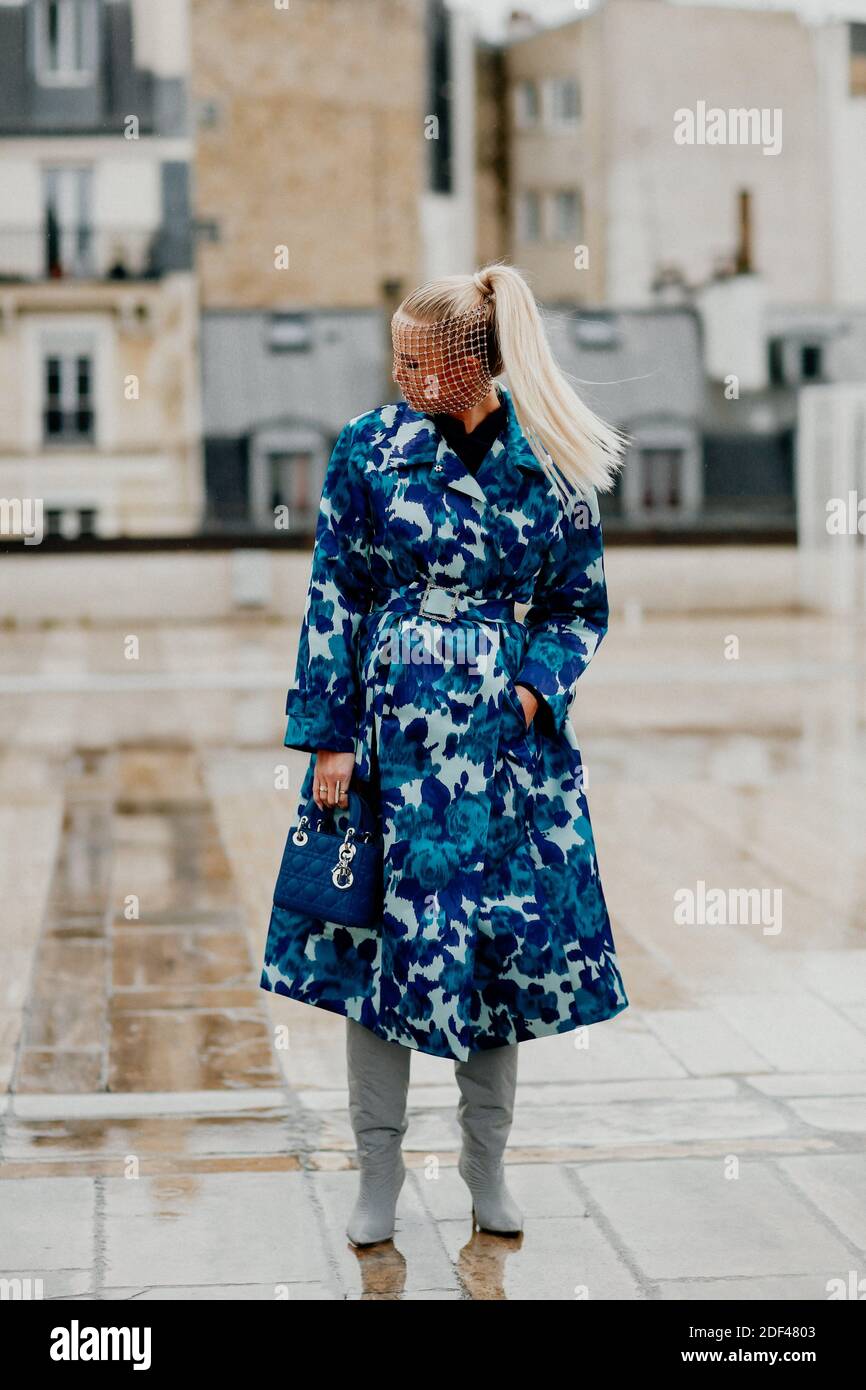 Style rue en arrivant au spectacle y Project automne hiver 2020 2021 tenu a l esplanade Jean Tossan Montparnasse Paris France le 2 mars 2020. Photo de Marie Paola Bertrand Hillion ABACAPRESS.COM Photo...