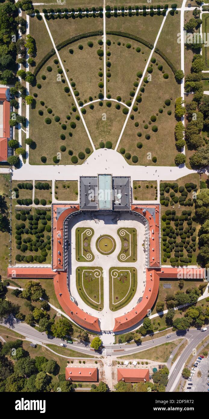 Vue de haut en bas du magnifique château d'Eszterhazy à Fertod, Hongrie Banque D'Images