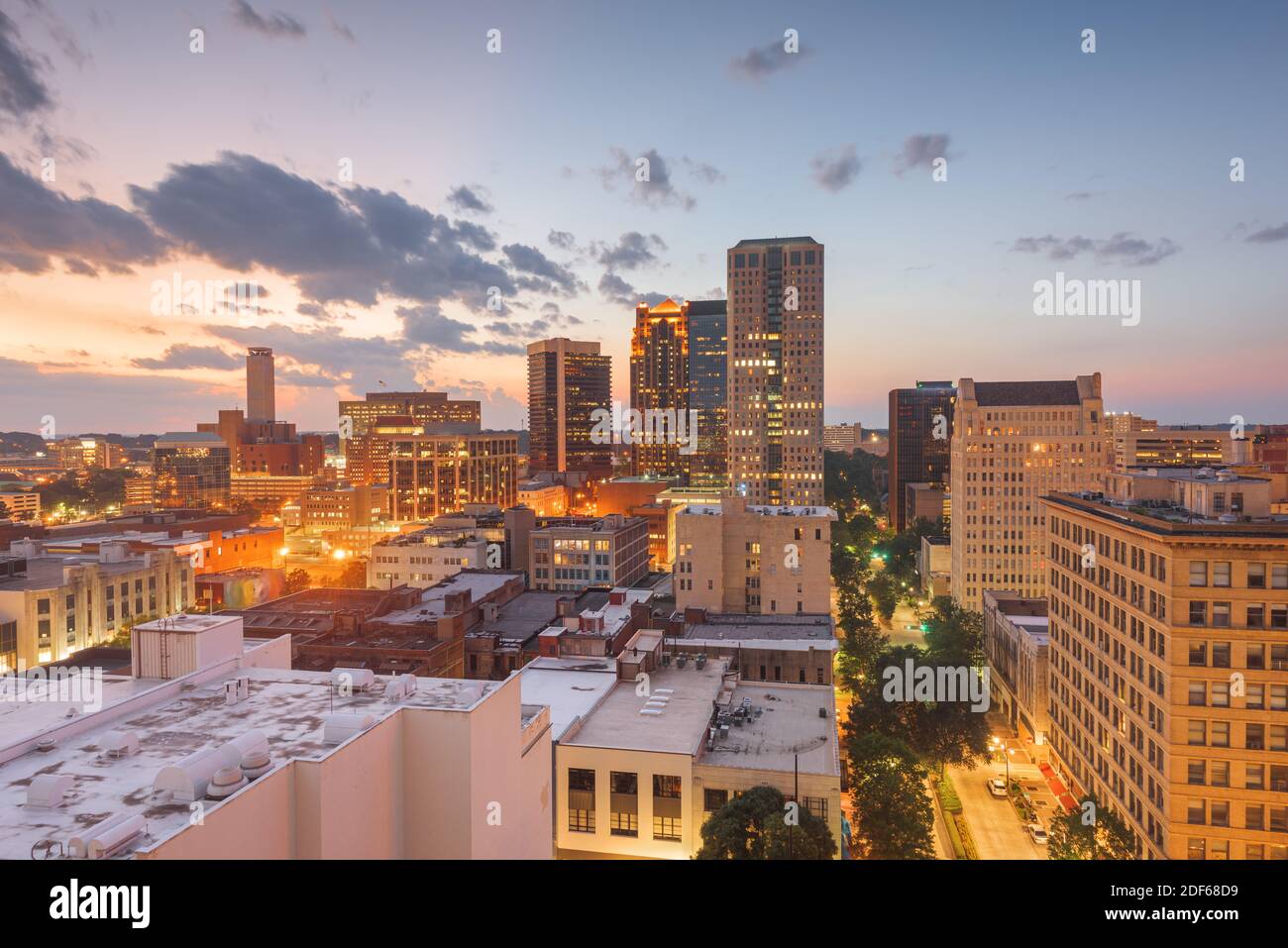 Birmingham, Alabama, États-Unis, vue d'horizon du centre-ville au crépuscule. Banque D'Images