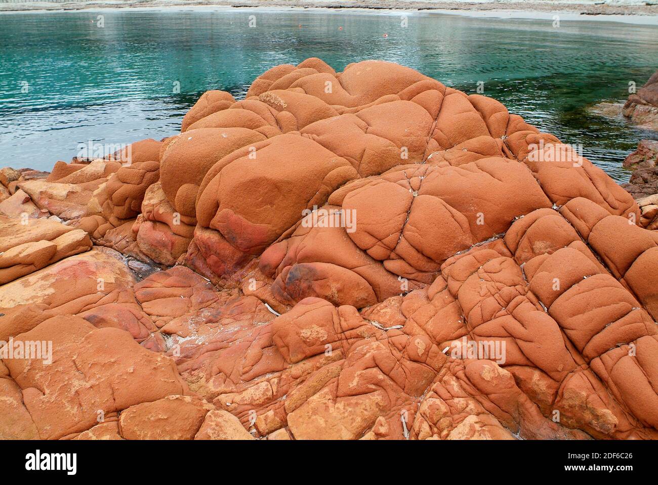 Granit rouge. Le granite est une roche ignée intrusive ou plutonique composée principalement de