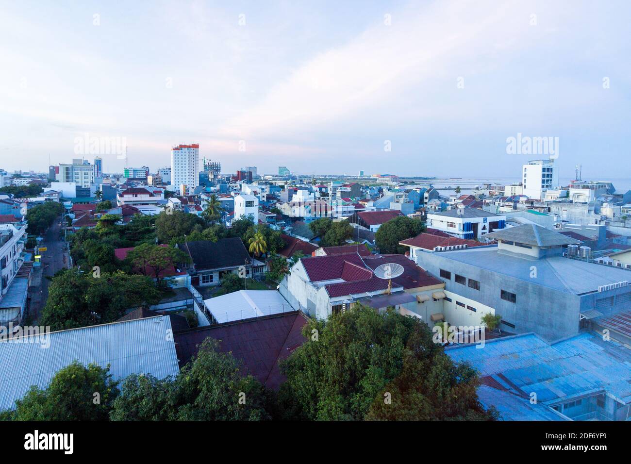 L'horizon urbain de Makassar en Indonésie Banque D'Images