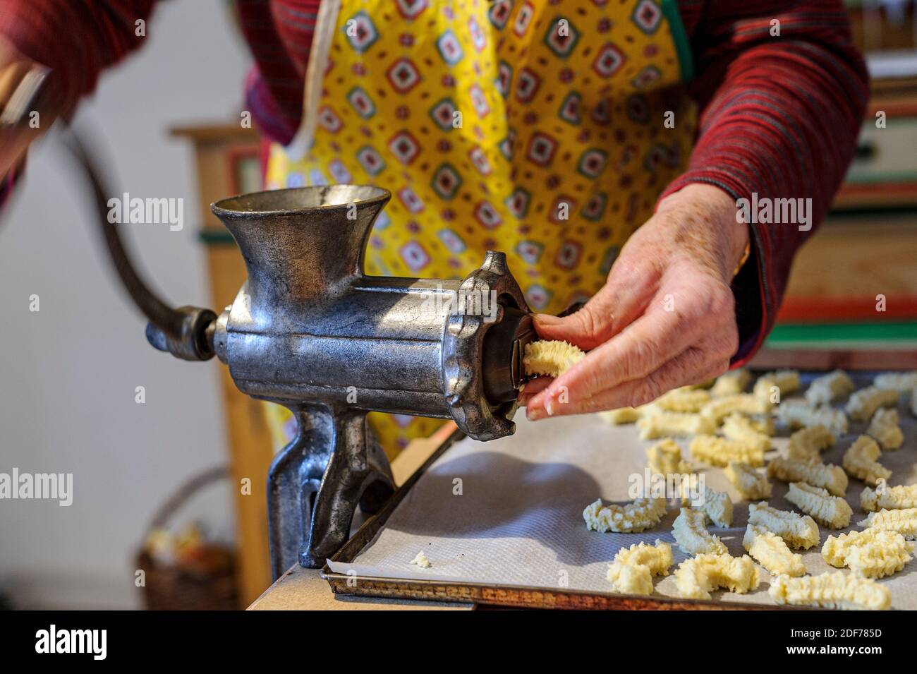 Gâteaux de Noël alsaciens traditionnels, France - chaque année pour les vacances de Noël, il est traditionnel de faire de petits gâteaux appelés 'Bredele'. Banque D'Images