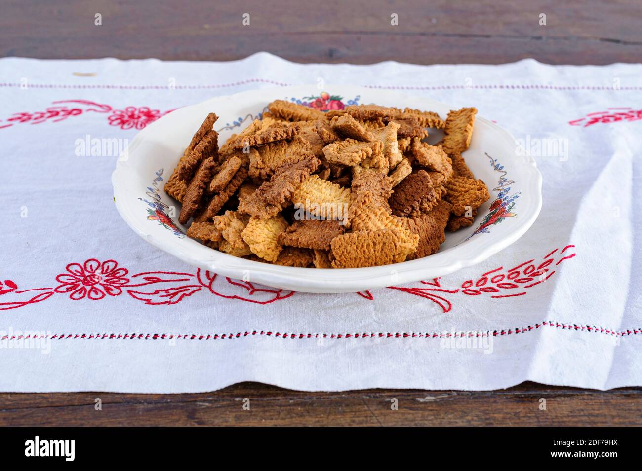 Gâteaux de Noël alsaciens traditionnels, France - chaque année pour les vacances de Noël, il est traditionnel de faire de petits gâteaux appelés 'Bredele'. Banque D'Images