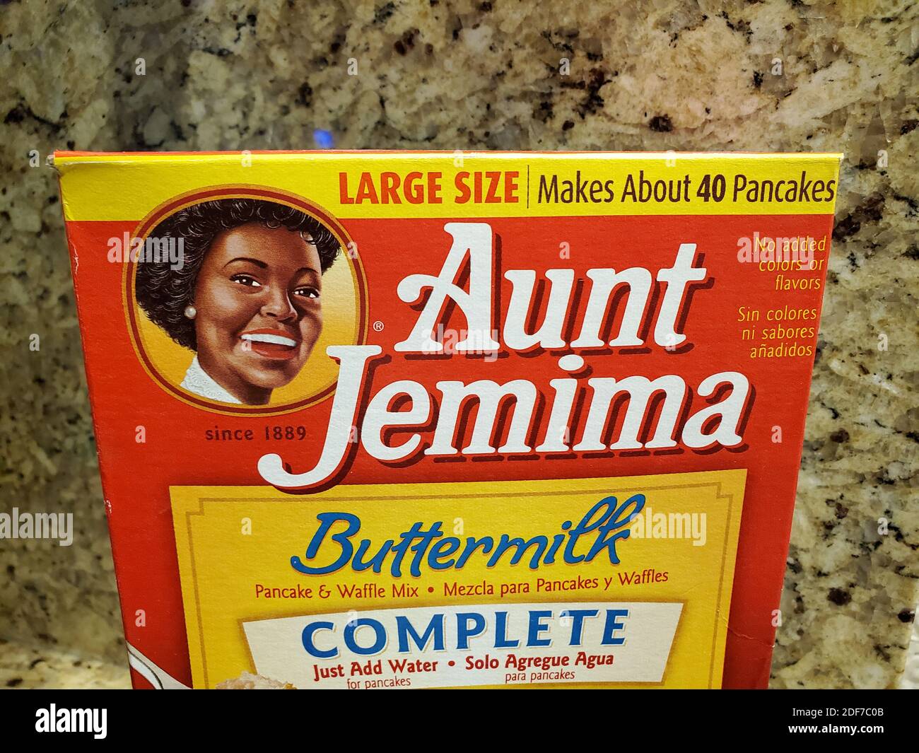 Gros plan d'une boîte de pancake au babeurre Aunt Jemima et de mélange à gaufres à San Ramon, Californie, 20 novembre 2020. () Banque D'Images