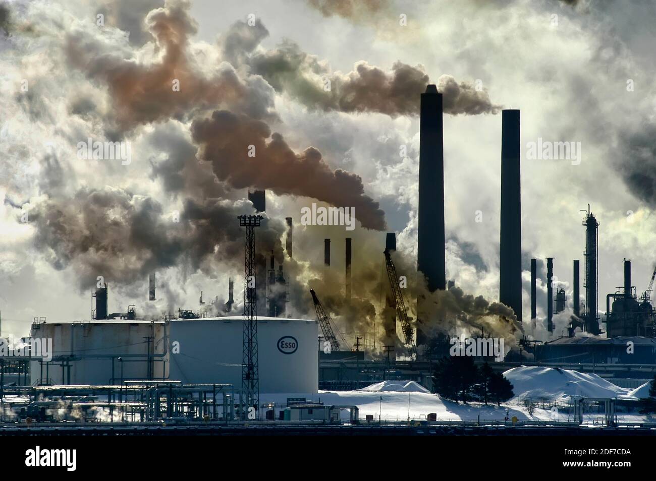 Pollution de l'air frrom vallée chimique à Sarnia Ontario Canada à la frontière Port Huron Michigan États-Unis des raffineries de pétrole Banque D'Images