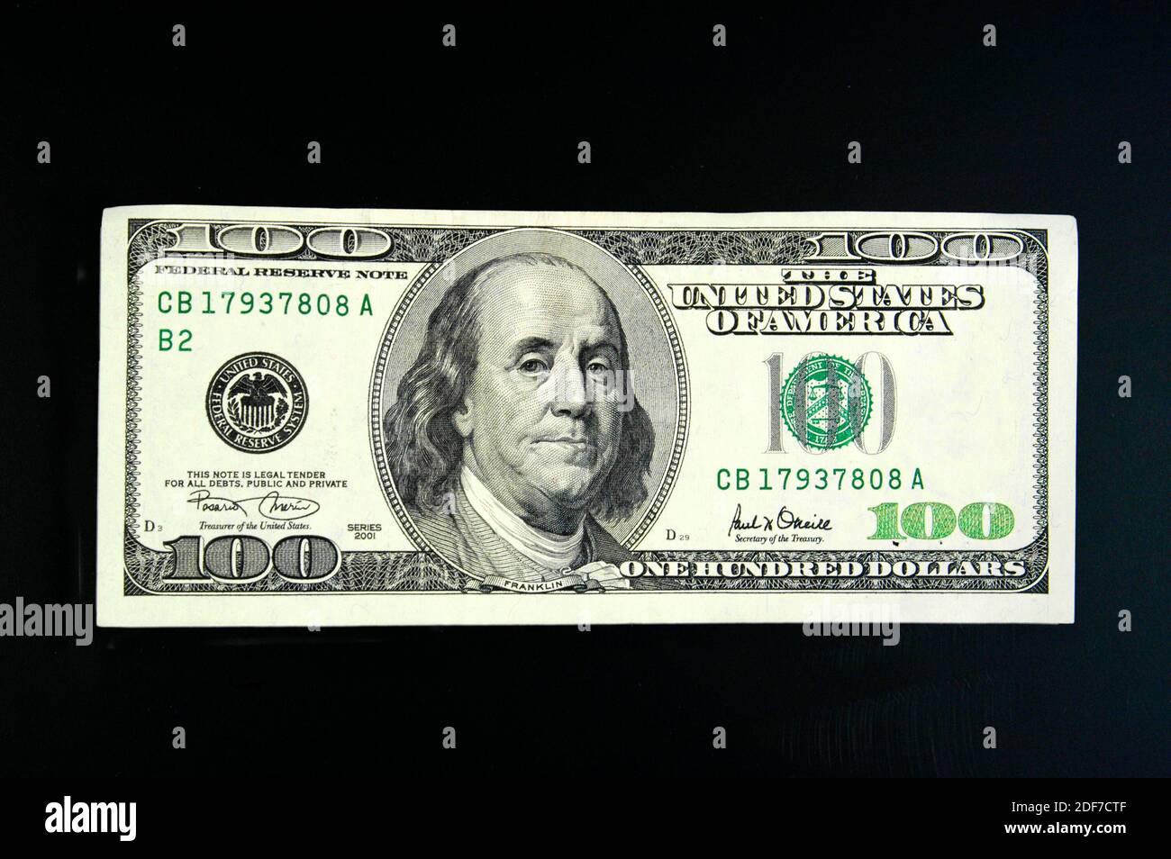 Argent comptant sous la forme des États-Unis cent billets de 100 dollars Banque D'Images