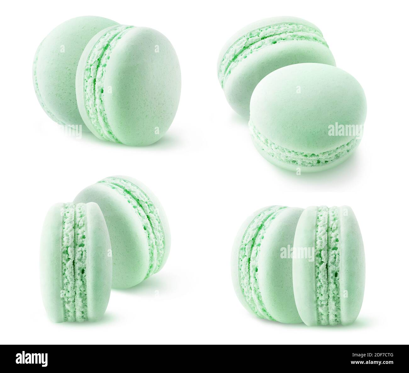 Collection de macarons verts isolés. Deux pistaches ou macarons à la menthe isolés sur fond blanc Banque D'Images