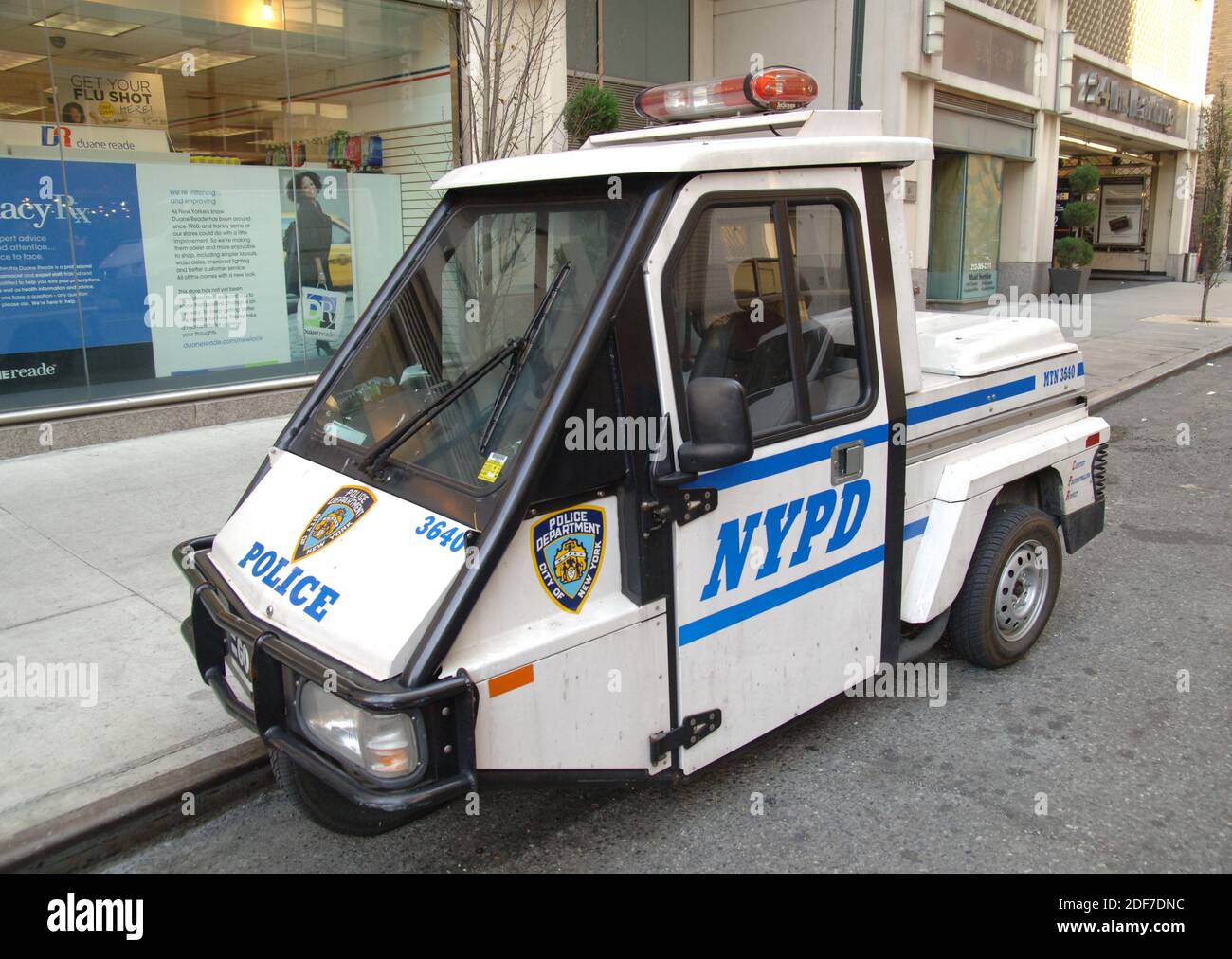 Voiture de patrouille nypd Banque de photographies et d’images à haute ...