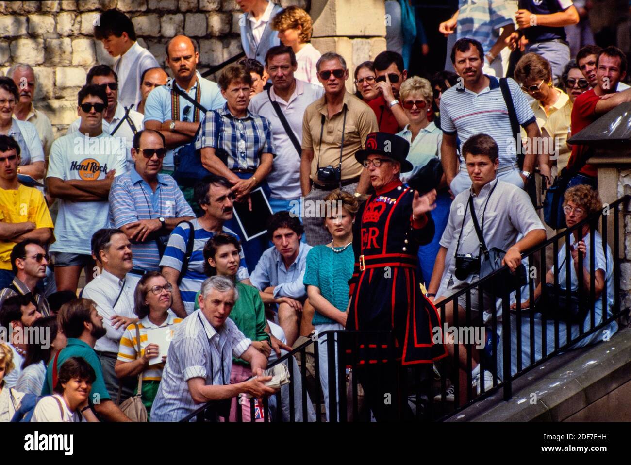 Tower of London, Londres UK 1986 mais scanné en 2020 accès dans les coulisses à la Tour de Londres photographié pour illustré London News 1986 Wiki Banque D'Images