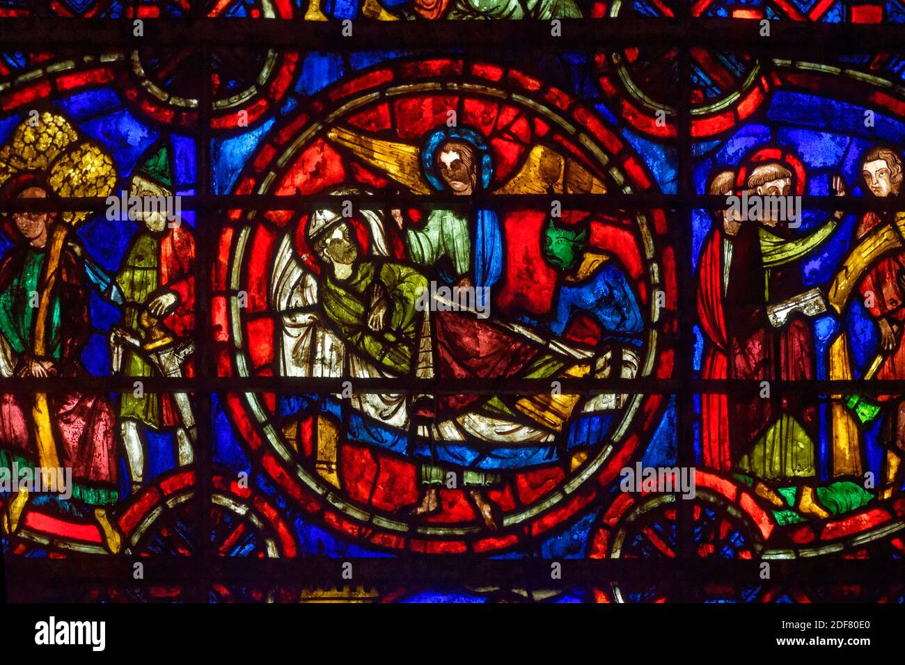 France, Yonne, Auxerre, cathédrale Saint-Etienne, vitraux Banque D'Images