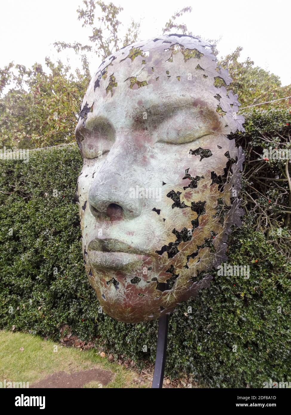 Simon Gudgeon's Leaf Spirit Garden Sculpture, Kew Gardens, Londres, Royaume-Uni Banque D'Images